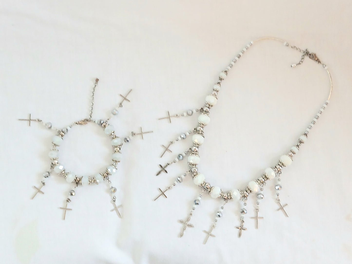 Necklace and bracelet set