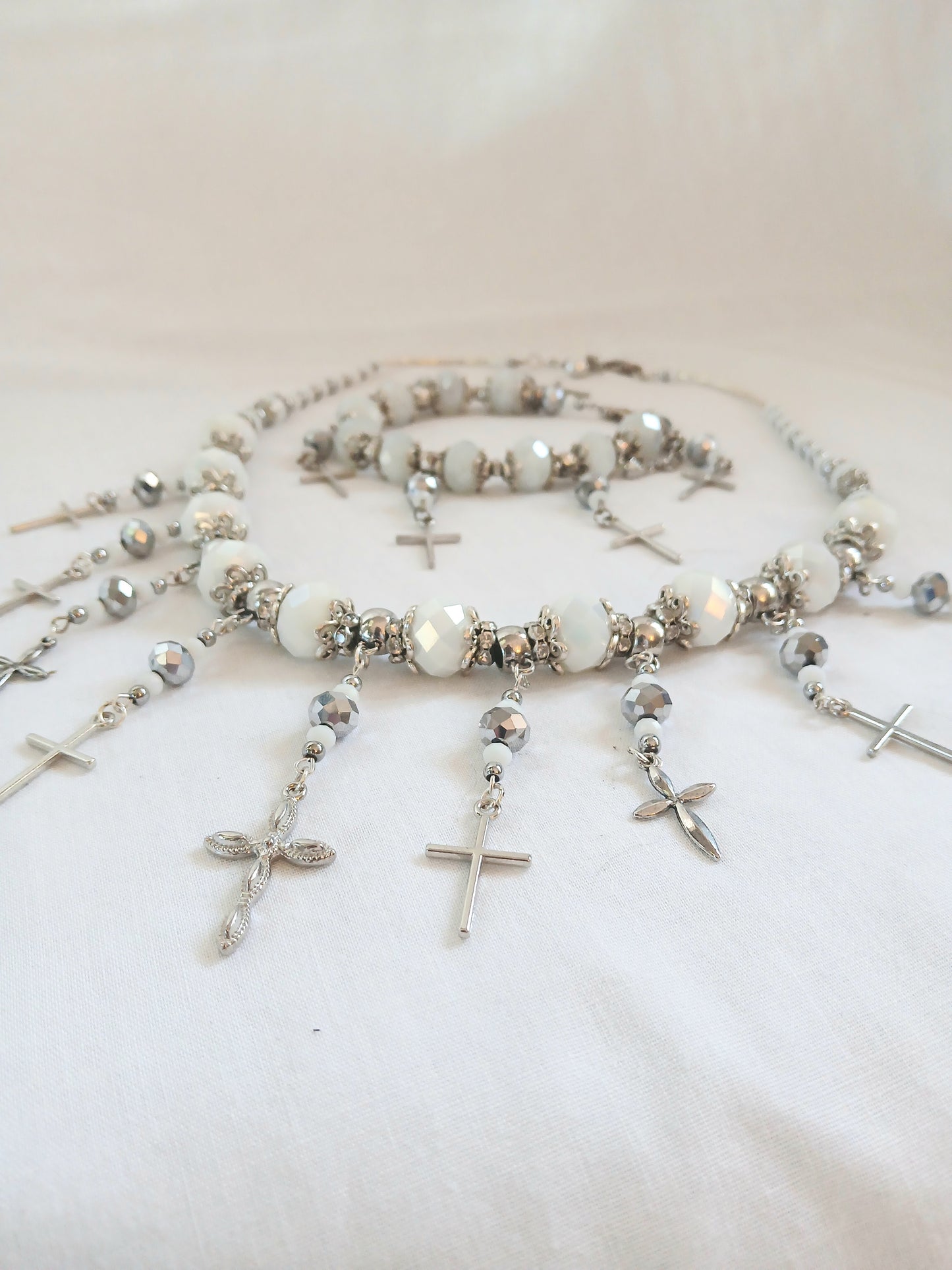 Necklace and bracelet matching set