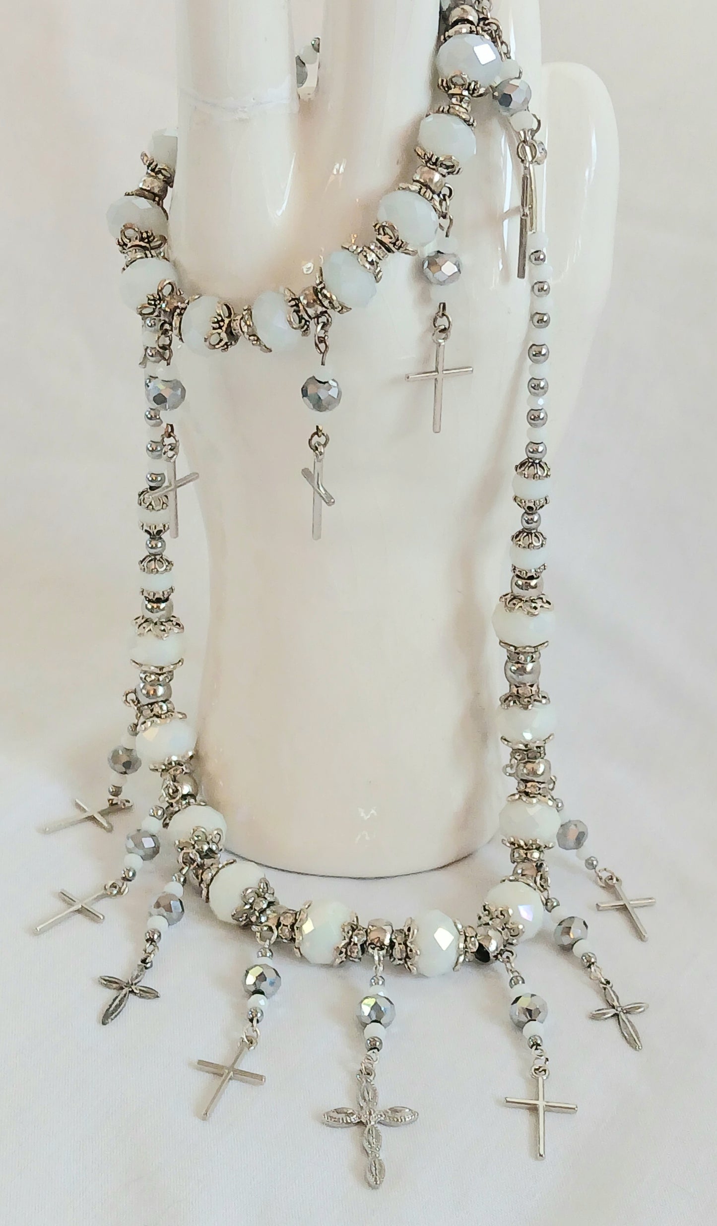 Necklace and bracelet matching set